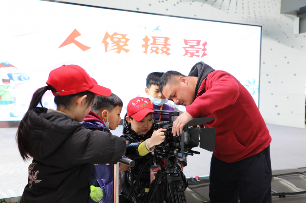 中原工業(yè)設(shè)計(jì)城舉辦小學(xué)生研學(xué)活動(dòng)：走進(jìn)設(shè)計(jì)“圈”，感受設(shè)計(jì)奧妙