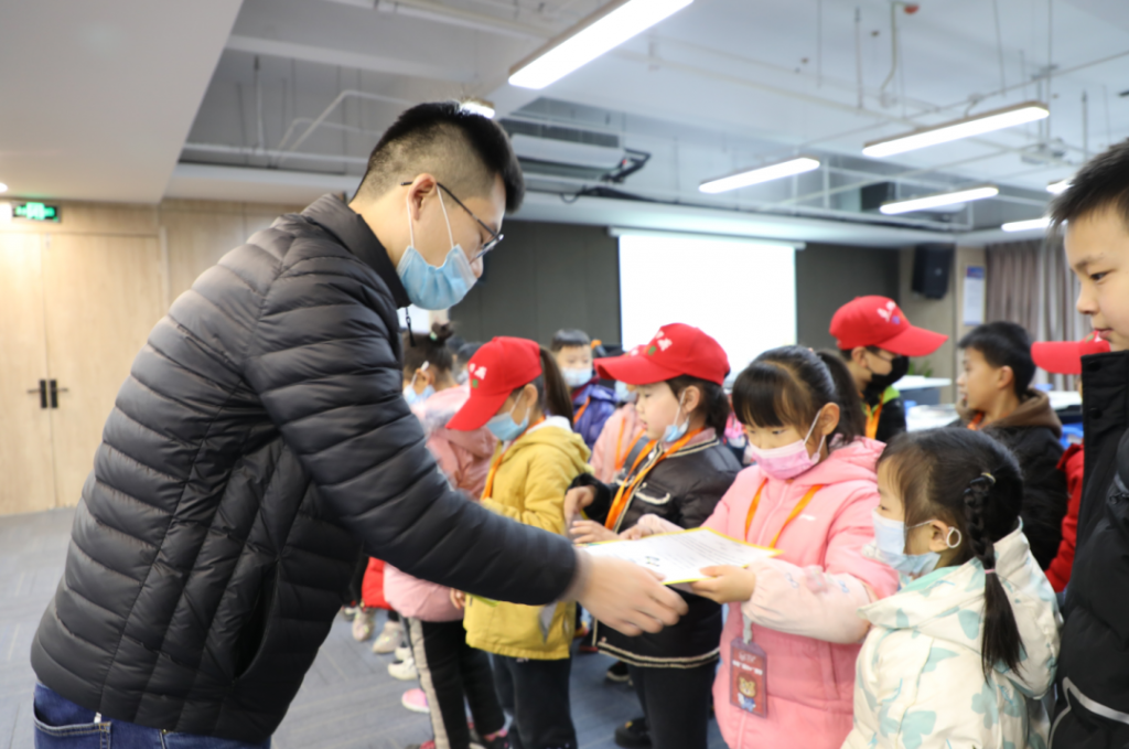 中原工業(yè)設(shè)計(jì)城舉辦小學(xué)生研學(xué)活動(dòng)：走進(jìn)設(shè)計(jì)“圈”，感受設(shè)計(jì)奧妙