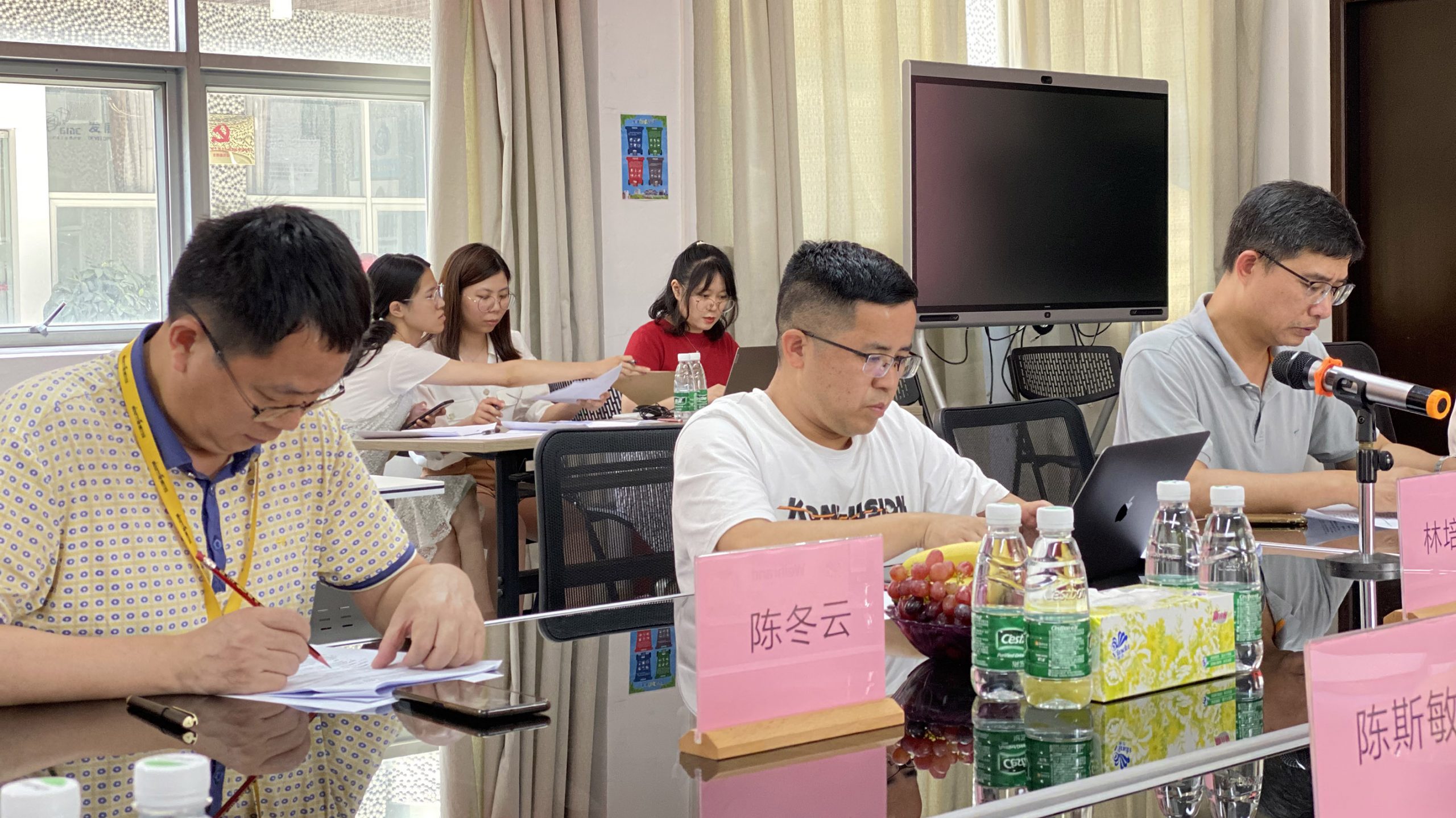 國內(nèi)首份保健按摩產(chǎn)品工效學(xué)測評技術(shù)規(guī)范在我城通過專家審定