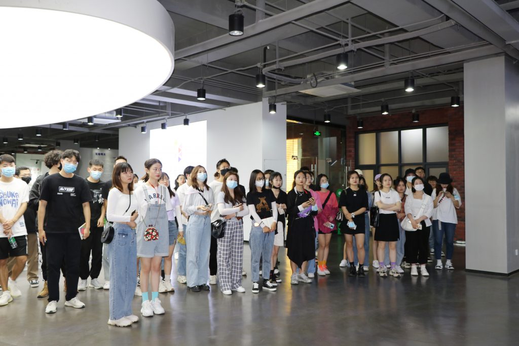 【察研觀設(shè)】山東建筑大學(xué)師生前來濟(jì)南國(guó)際創(chuàng)新設(shè)計(jì)產(chǎn)業(yè)園研學(xué)考察