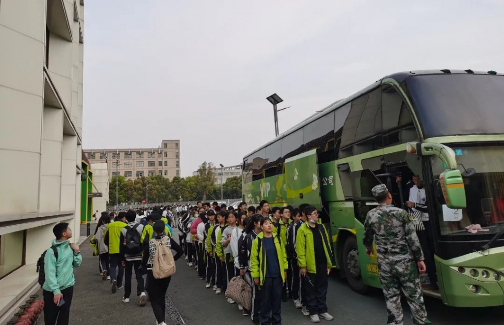 少年強則國強！掌起學子親密接觸人工智能