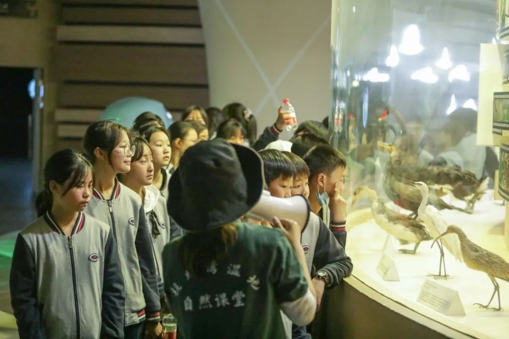 坎墩中學：科技擁抱自然，自然創造文化