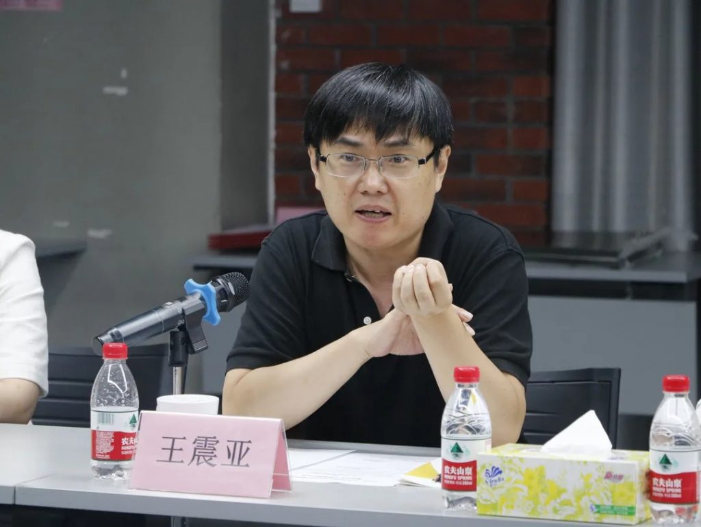 產(chǎn)業(yè)、行業(yè)現(xiàn)狀及發(fā)展趨勢調(diào)研研討會暨就業(yè)實習(xí)基地簽約儀式圓滿落幕