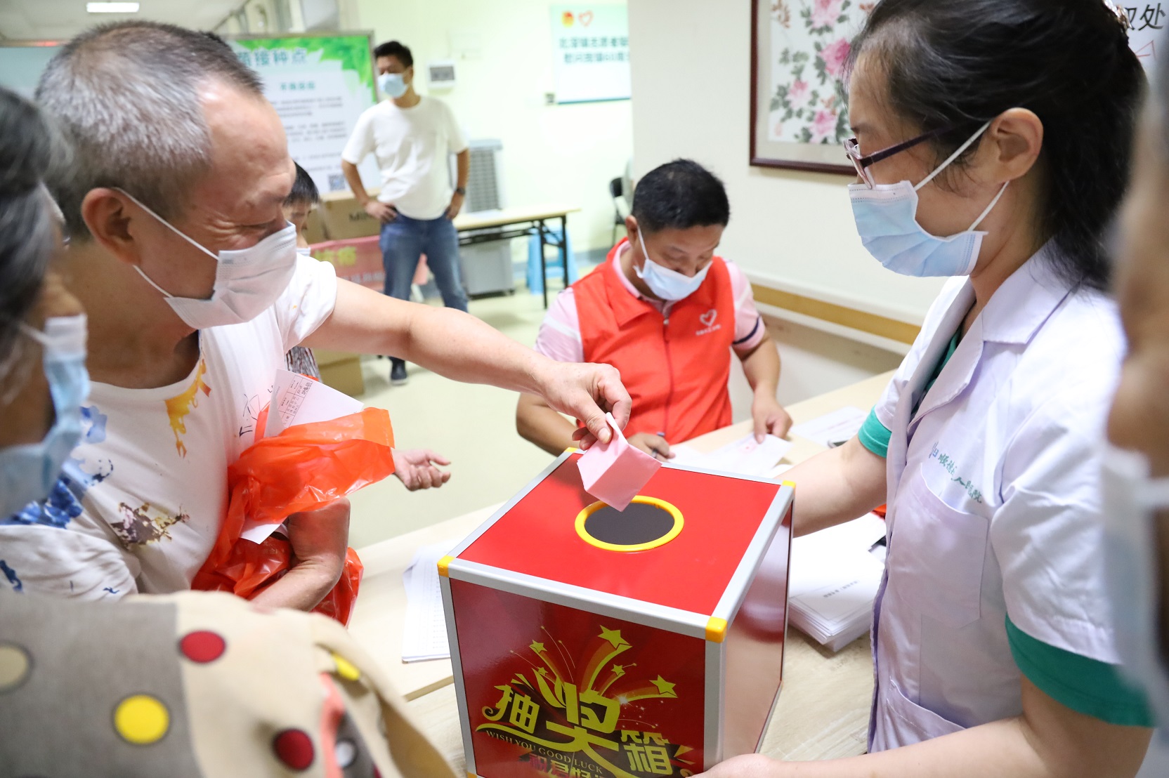 暖心！設(shè)計(jì)企業(yè)捐贈(zèng)疫苗接種禮品，陪你一起苗苗苗苗