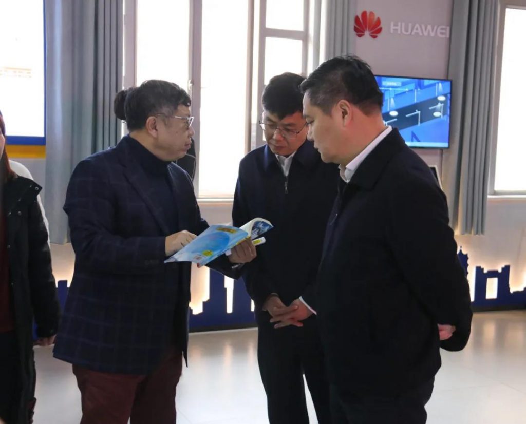 聚焦！南昌市紅谷灘區黨政代表團考察設計小鎮