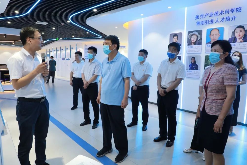 焦作市委常委、統戰部部長董炳麓一行蒞臨設計城參觀調研