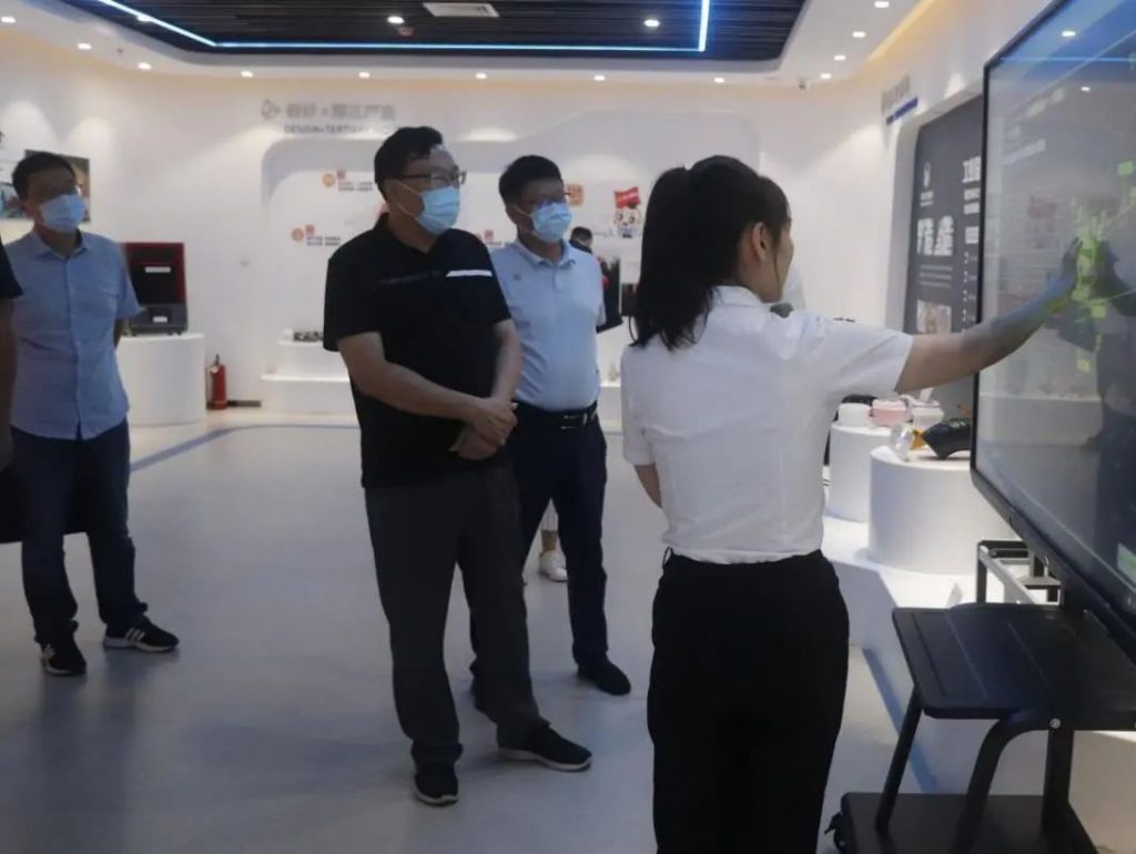 省委督查委第七督查組一行蒞臨設(shè)計城參觀調(diào)研