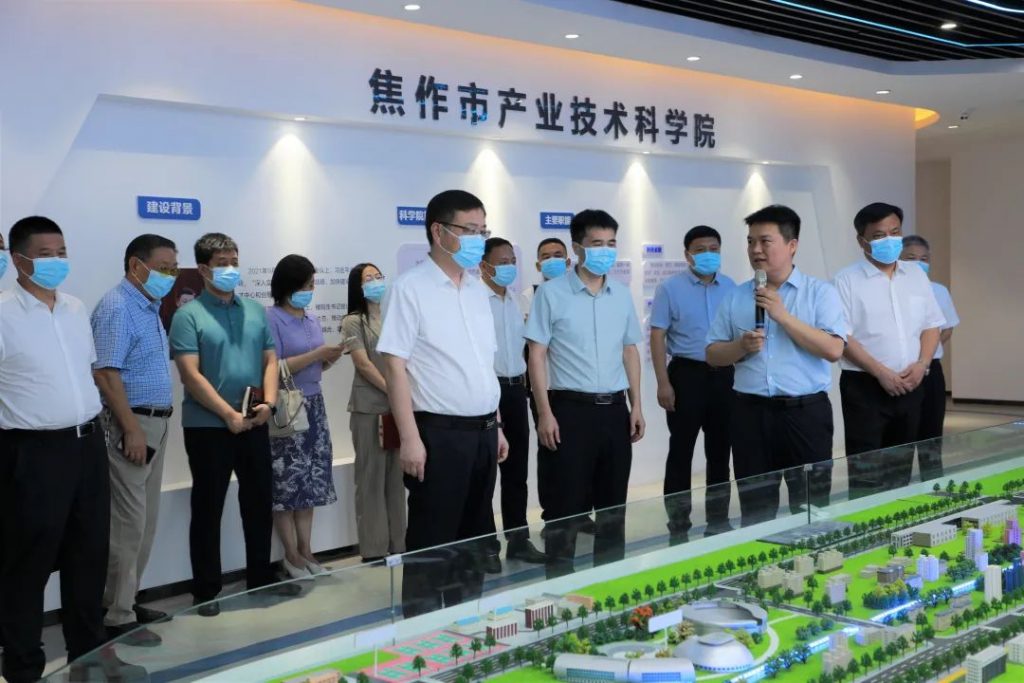 【新聞動態(tài)】武陟縣縣委書記秦迎軍一行蒞臨設(shè)計城參觀調(diào)研