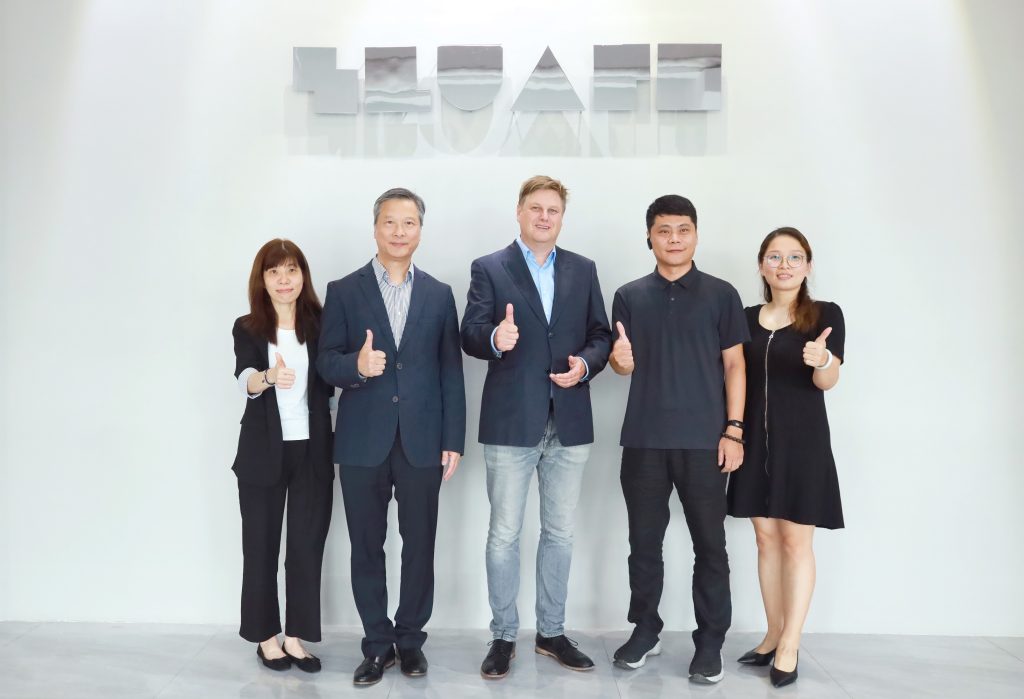 iF總裁走進(jìn)設(shè)計(jì)城 與順德設(shè)計(jì)展開國(guó)際對(duì)話