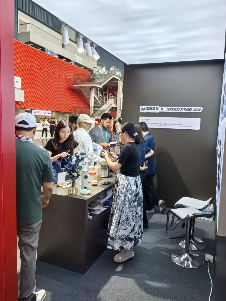 35屆廣交會(huì)開幕首日：設(shè)計(jì)城企業(yè)強(qiáng)勢出海"